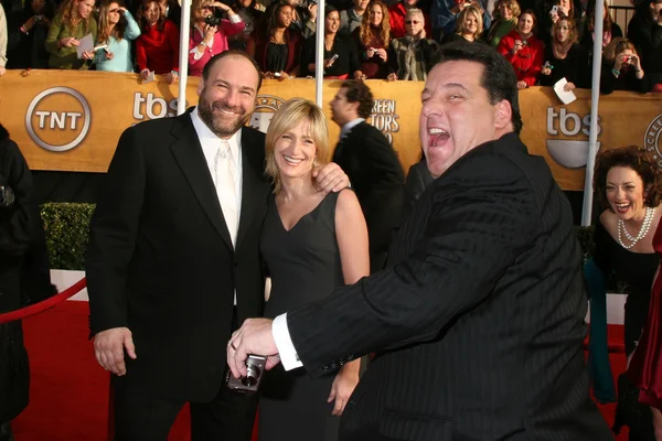 Edie falco i james gandolfini i steve schirripa — Zdjęcie stockowe