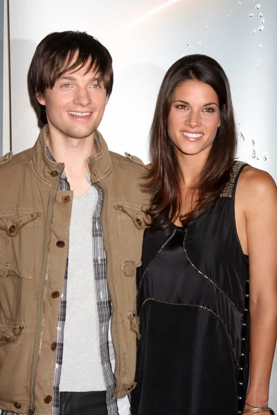 Greg Smith e Missy Peregrym — Foto Stock