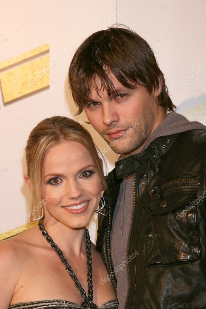 Alexa Havins & Justin Bruening.