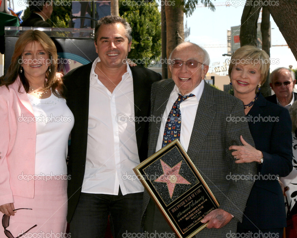 Morgenbrunnen Susan Olsen Christopher Ritter Sherwood Schwarts Und Florenz Henderson Sherwood Schwartz Redaktionelles Stockfoto C Jean Nelson 12939690