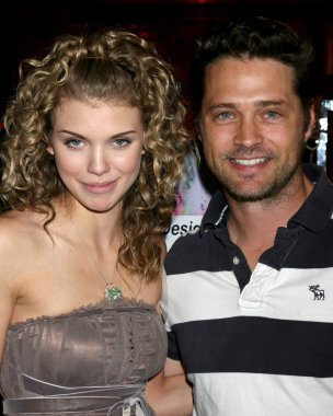 AnnaLynne Mccord ve Jason Priestley