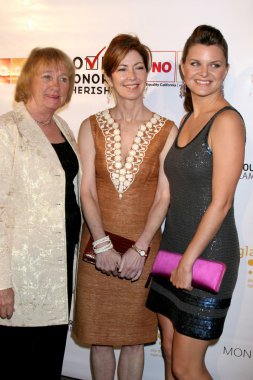 Kathy Joosten, Dana Delany ve Heather Tom