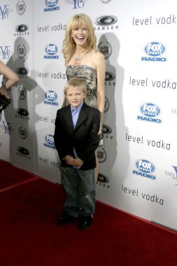 Kathryn Morris ve Dakota Goyo