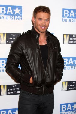 Kellan lutz