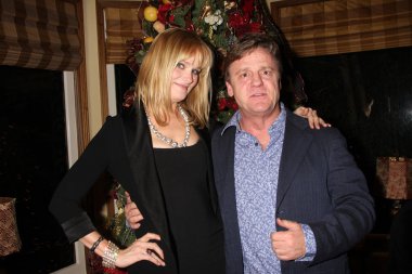 nicholle tom ve arkadaşları