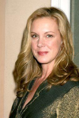 Elizabeth Perkins
