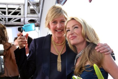Ellen DeGeneres & Portia DeRossi clipart