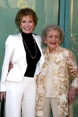 Mary Tyler Moore, Betty White