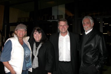 Kim zimmer, linda marahall-smith, robert newman ve david hedison