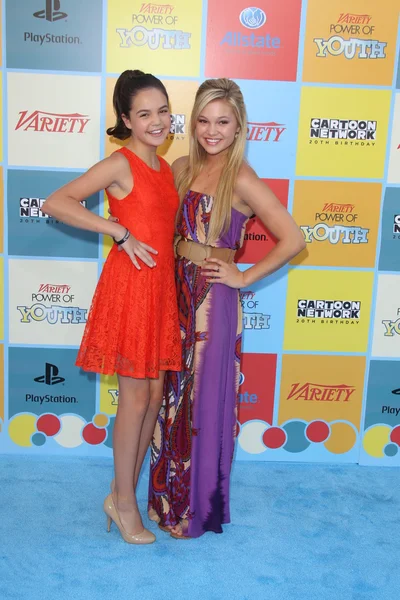 Bailee Madison, Olivia Holt — Zdjęcie stockowe