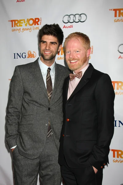 Justin Mikita, Jesse Tyler Ferguson — kuvapankkivalokuva