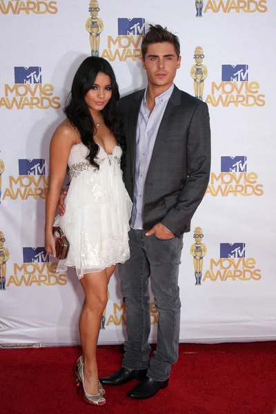 Vanessa Hudgens e Zac Efron — Foto Stock