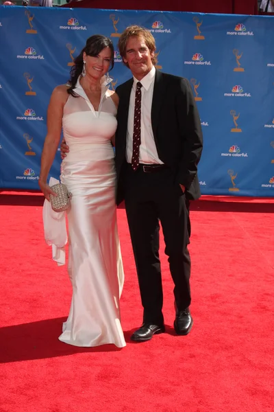 Scott Bakula, wife Chelsea Fields — Stock Photo, Image