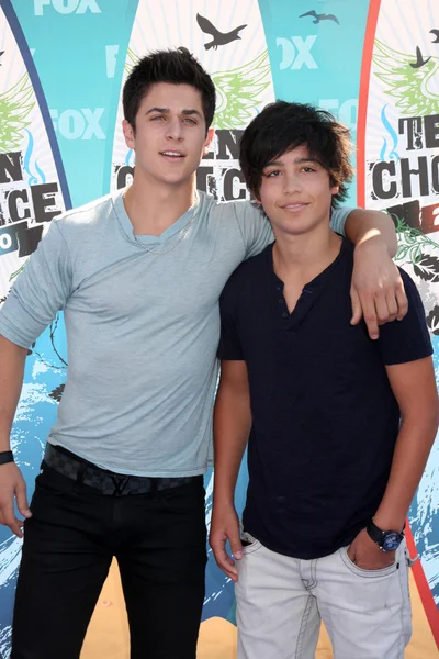 David Henrie & bror — Stockfoto