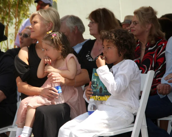 Deborra-Lee Furness, Oscar & Ava Jackman — Stockfoto