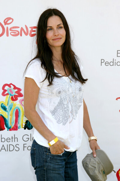 Кокс, Кортни
