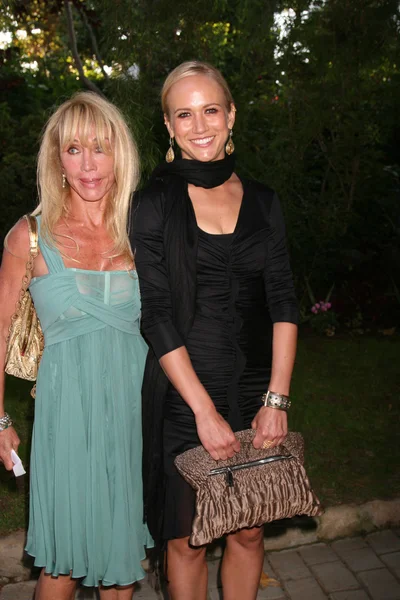 Cindy Landon & dotter Jennifer Landon — Stockfoto