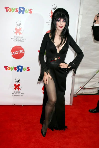 Cassandra Peterson come "Elvira " — Foto Stock