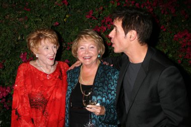 Jeanne cooper, lee bell & Hıristiyan leblanc