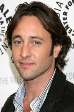 Alex O'Loughlin