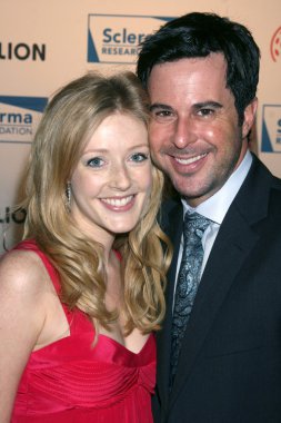Jennifer Finnigan ve Jonathan Silverman