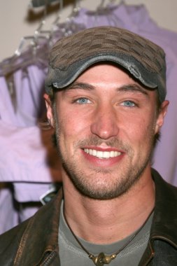 Kyle Lowder