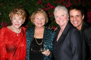Jeanne cooper, lee bell, susan flannery ve Hıristiyan leblanc