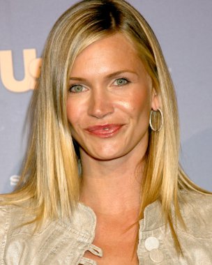 Natasha henstridge