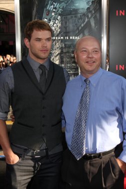 Kellan lutz, baba