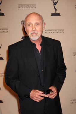 Hector Elizondo