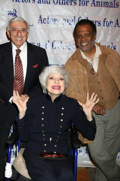 Jamie Farr, Carol Channing, & Ted Lange — Stock Photo, Image