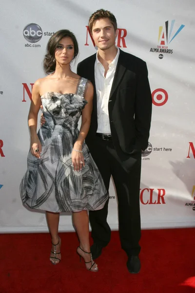 Roselyn Sanchez and Eric Winter — Stock Photo, Image