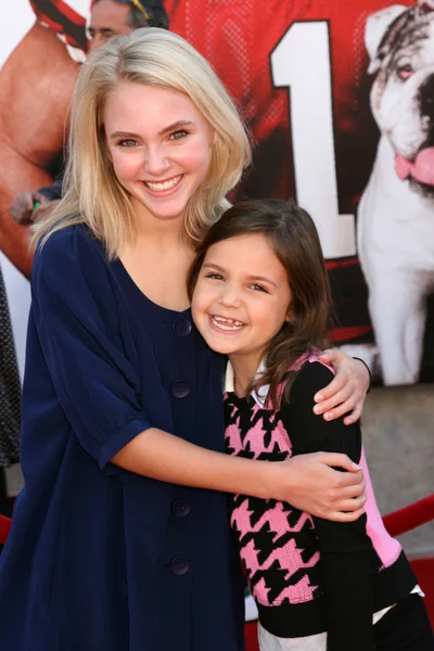 AnnaSophia Robb y Bailee Madison — Foto de Stock