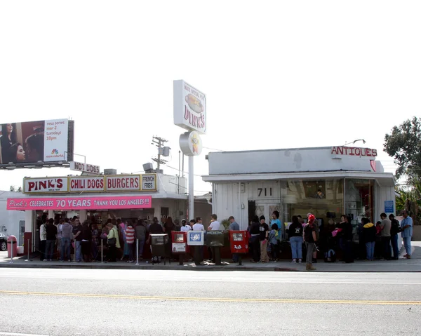 Pink's Hot Dogs — Stock Photo, Image