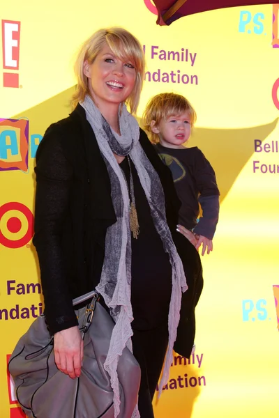 Jenna Elfman ve oğlu Elias hikaye — Stok fotoğraf