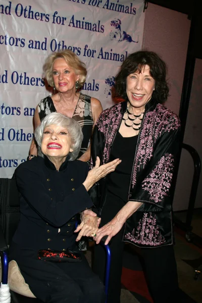 Tippi Hedren, Carol Channing, and Lily Tomlin — Stock Photo, Image