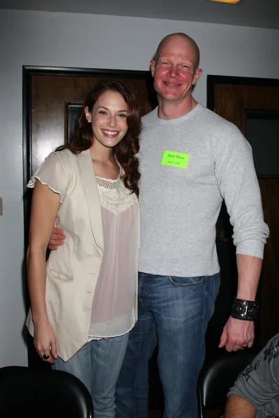 Amanda Righetti y Derek Mears — Foto de Stock