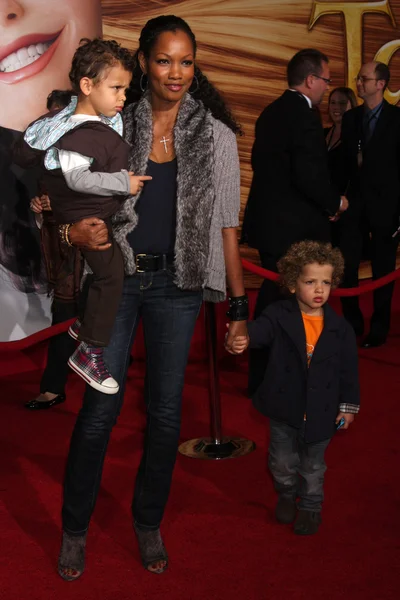 Garcelle Beauvais & sons — Stock Photo, Image