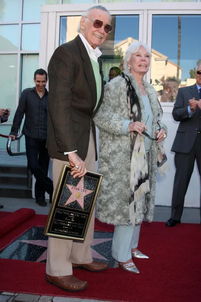 Stan lee, hustru joan lee — Stockfoto