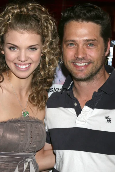 AnnaLynne Mccord idealna Jason Priestley — Zdjęcie stockowe