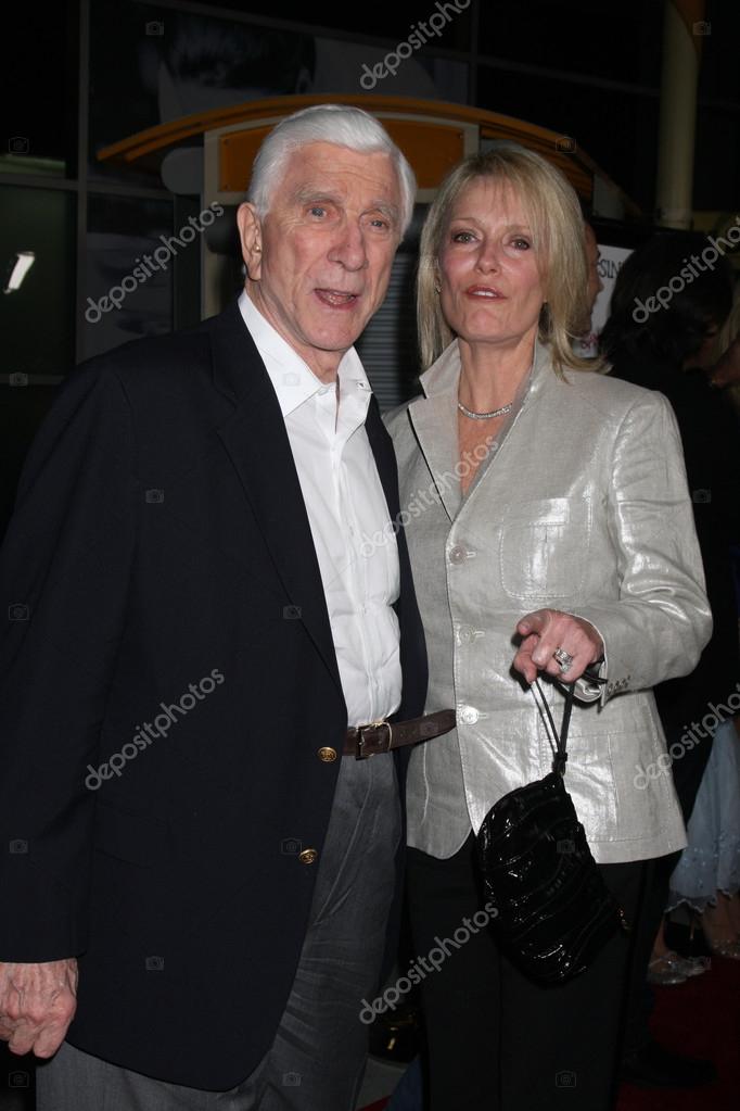Leslie Nielson, wife Barbaree Earl Nielsen Stock Editorial Photo