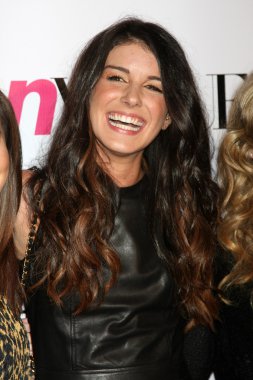 Shenae Grimes