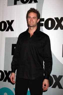 Garret Dillahunt