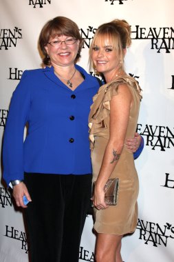 Marilyn McIntyre ve Taryn Manning
