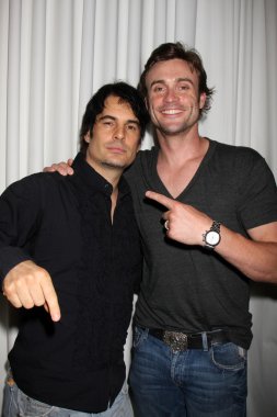 Thom Bierdz ve Daniel Goddard