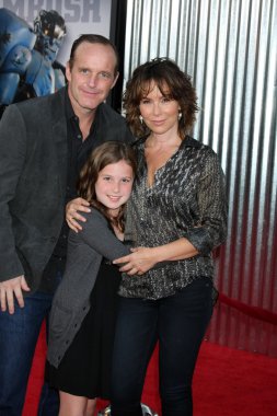 Clark Gregg, Stella Gregg, Jennifer Grey