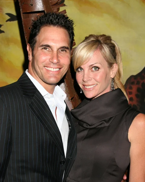 Cindy Ambuehl y Don Diamont —  Fotos de Stock