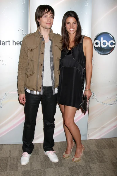 Greg Smith and Missy Peregrym — Stock Photo, Image