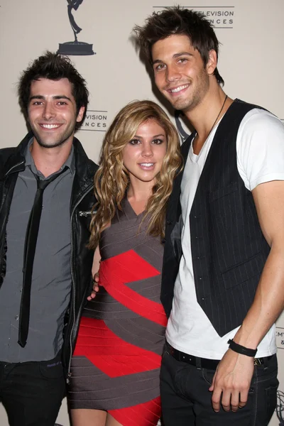 Freddie smith à kate mansi, casey jon deidrick — Photo