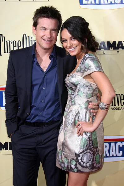 Jason Bateman y Mila Kunis — Foto de Stock